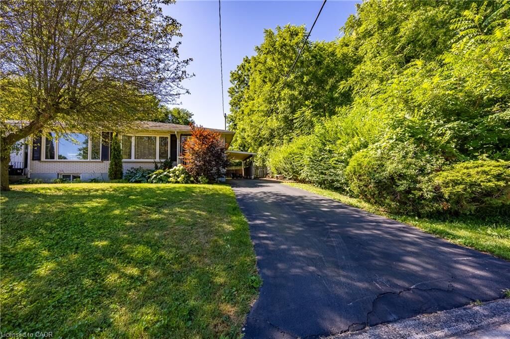 Property Photo: 78 Parker Drive ON N3Y 1A4