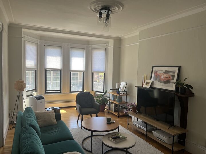 Property Photo:  19 Cortes St 10  MA 02116 