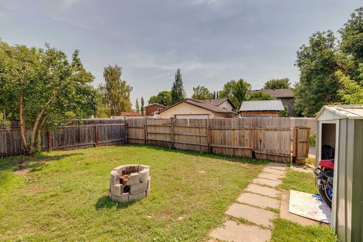 Property Photo:  116 Riverbirch Crescent SE  AB T2C 3L9 
