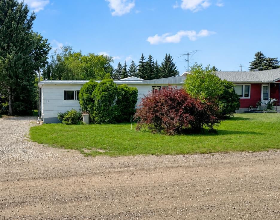 Property Photo: 22 Hawkes Street SK S0M 1P0