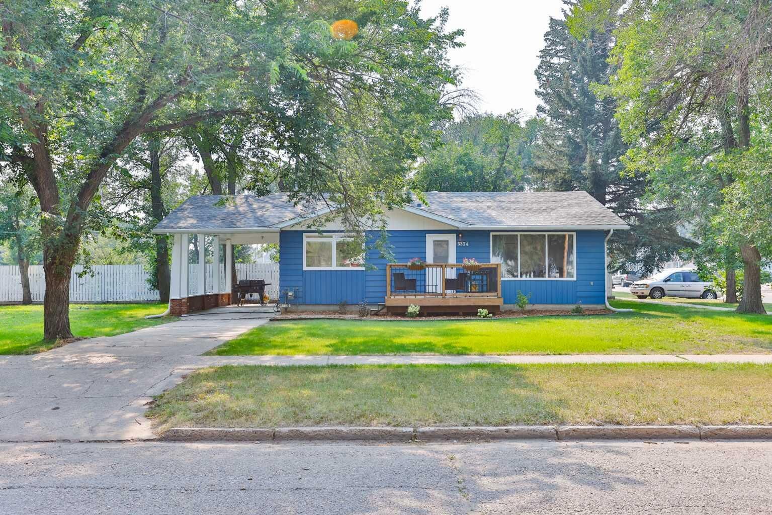 Property Photo: 5334 45 Avenue AB T1G 1C3