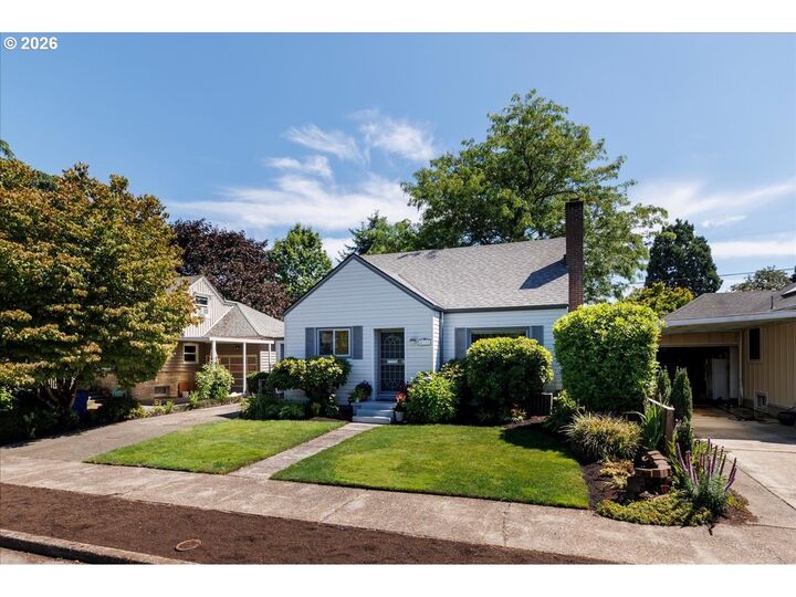 Property Photo: 4718 N Amherst St OR 97203