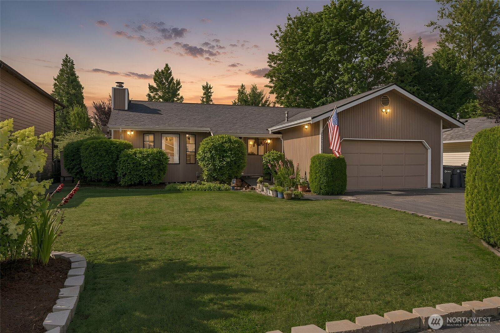 Property Photo:  22015  SE 267th S  WA 98038 