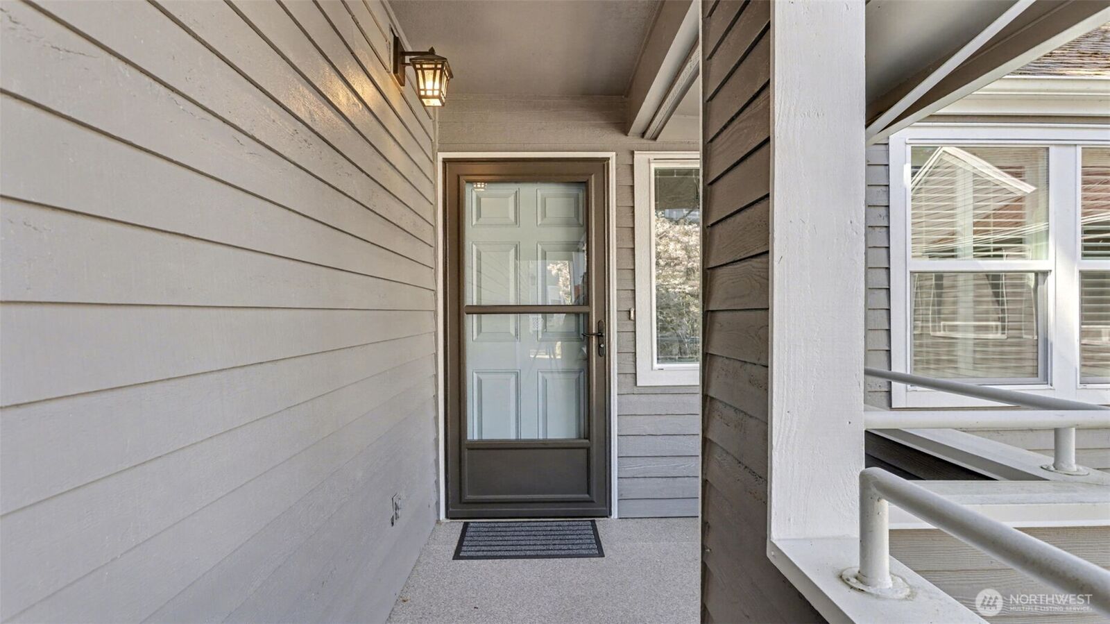 Property Photo:  4131  221st Place SE 2095  WA 98029 