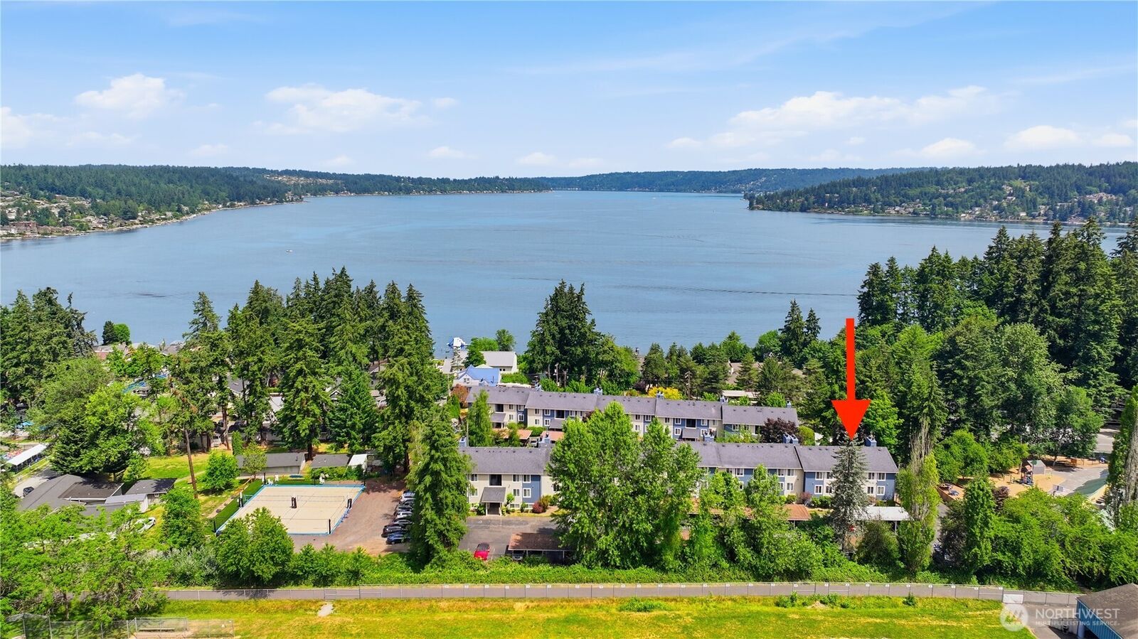 Property Photo: 4189 W Lake Sammamish Parkway SE B309 WA 98008