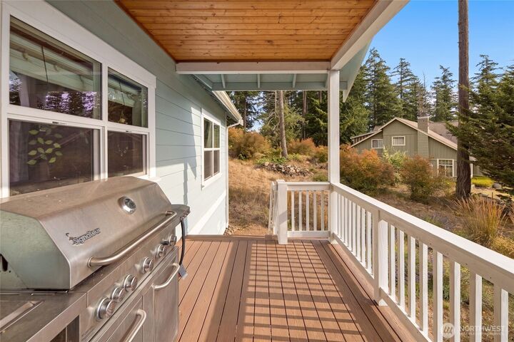 Property Photo: 533 Kelsando Circle WA 98250
