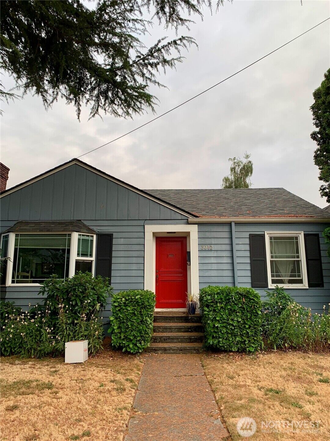 Property Photo:  3012  35th Avenue W  WA 98199 