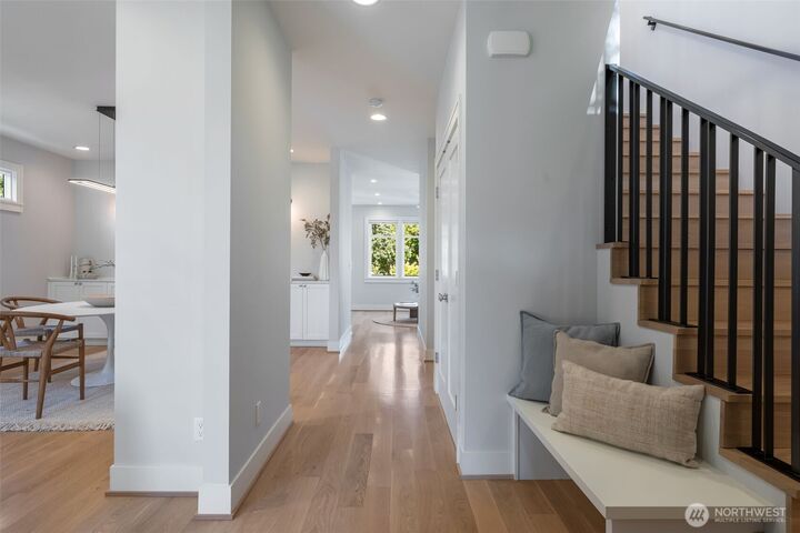 Property Photo: 2910 9th Avenue W WA 98119