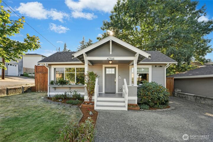 Property Photo:  6708  Lombard Avenue  WA 98203 