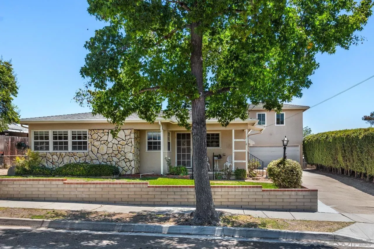 Property Photo:  6031 Sinton  CA 91942 