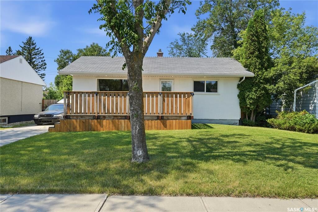Property Photo:  856 Forget Street  SK S4T 4X4 