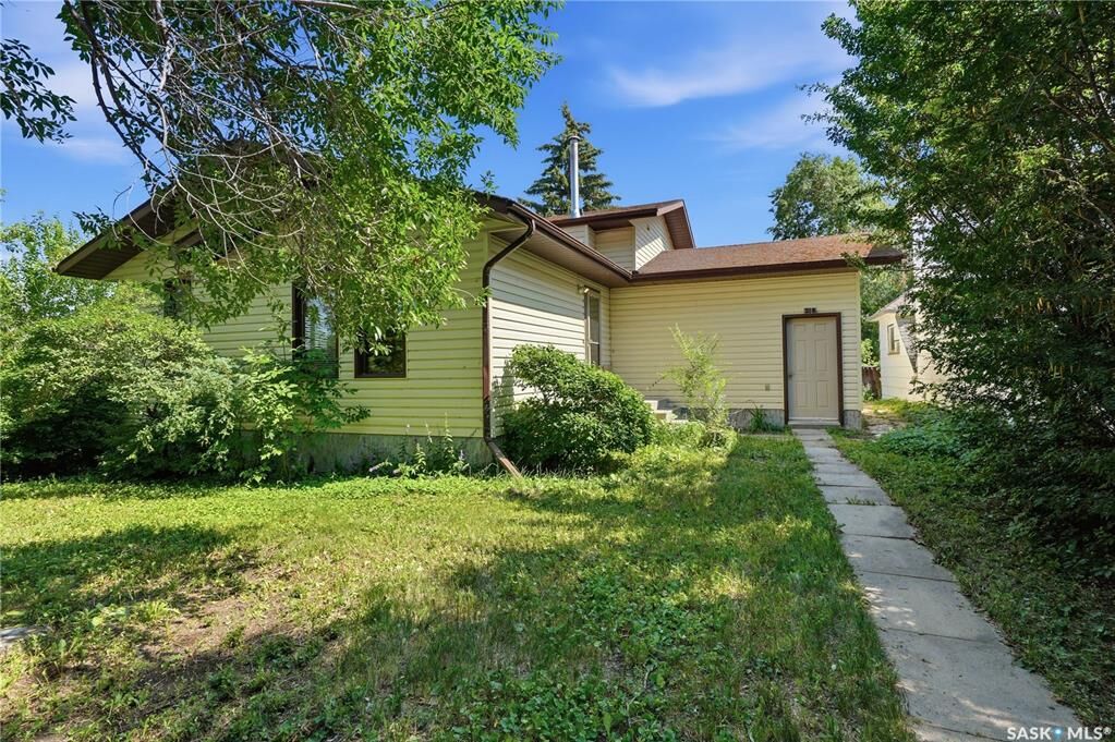 Property Photo:  218 Main Street  SK S0K 4Y0 