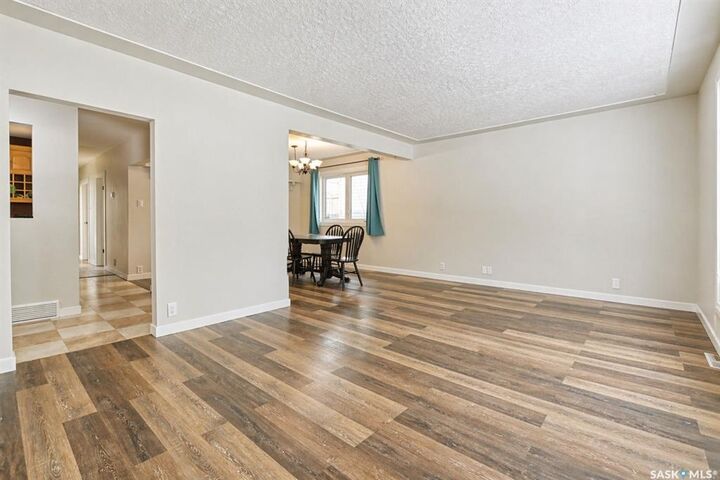 Property Photo: 1321 Jubilee Avenue SK S4S 3S8