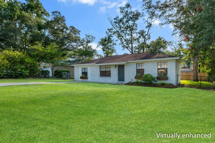 Property Photo: 5752 Cypress Circle FL 32303