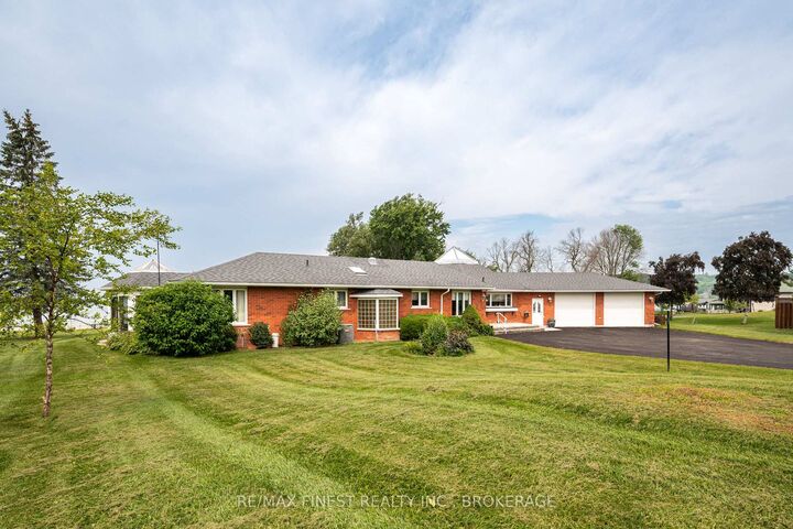 Property Photo: 32 Howe Island Drive ON K7G 2V6