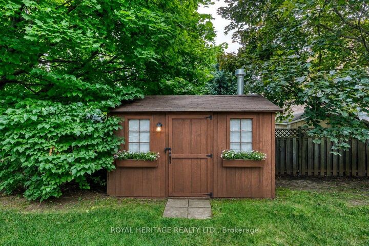 Property Photo: 1451 Ravensmoor Crescent ON L5M 3L4