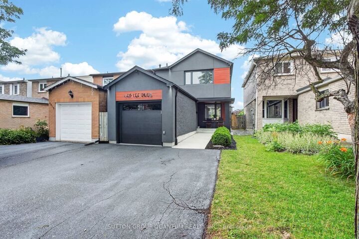 Property Photo: 4413 Lee Drive ON L4W 4A9