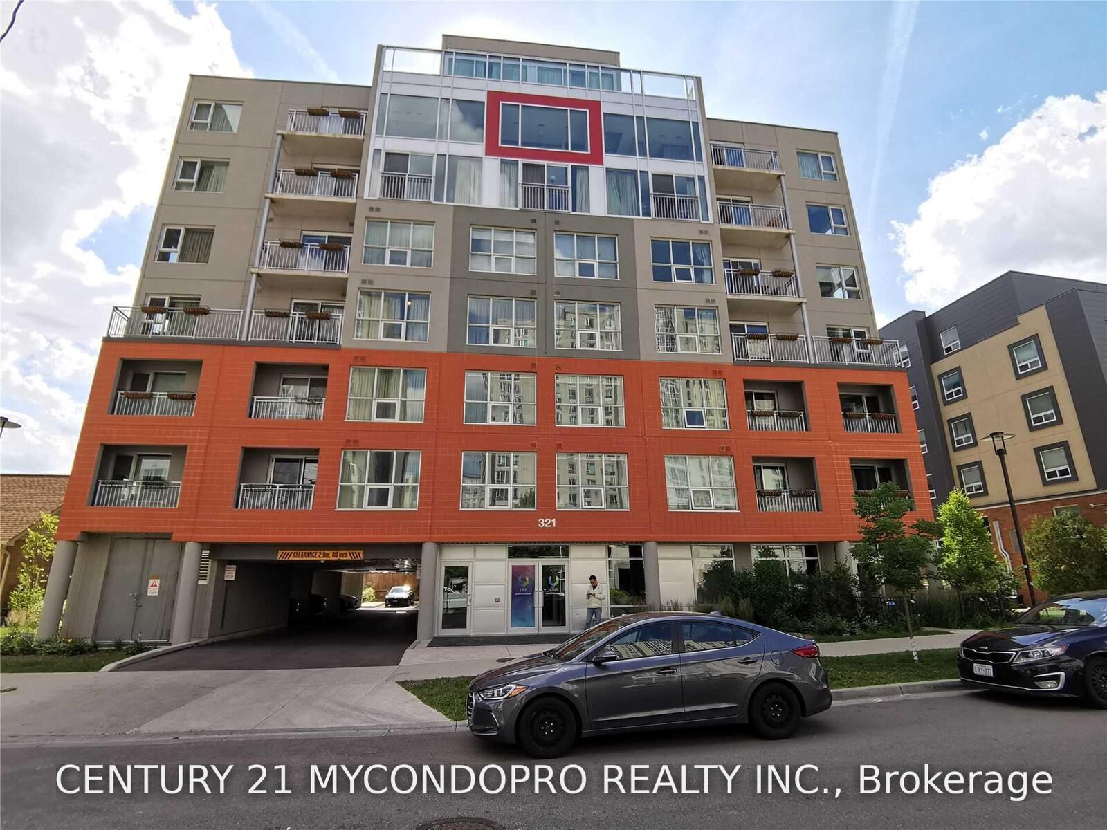 Property Photo:  321 Spruce Street 706  ON N2L 3M6 