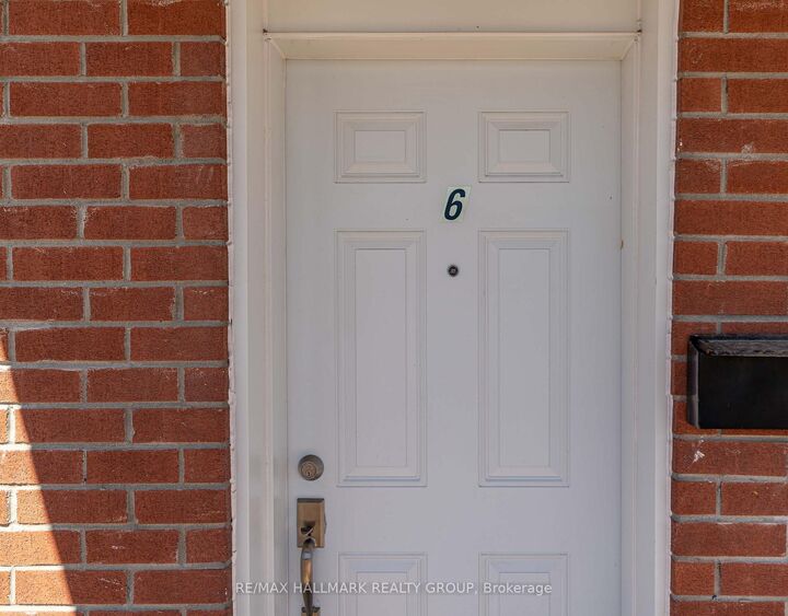 Property Photo: 259 Somerset Street E 6 ON K1N 6V5