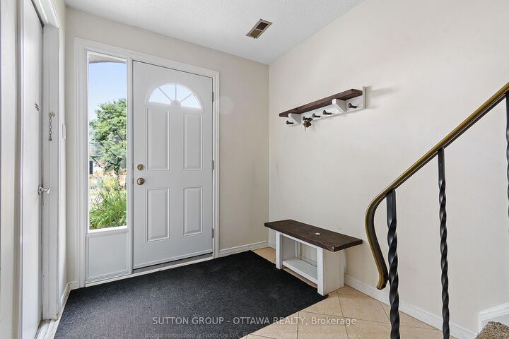 Property Photo: 1803 Axminster Court 39 ON K1C 1Z5