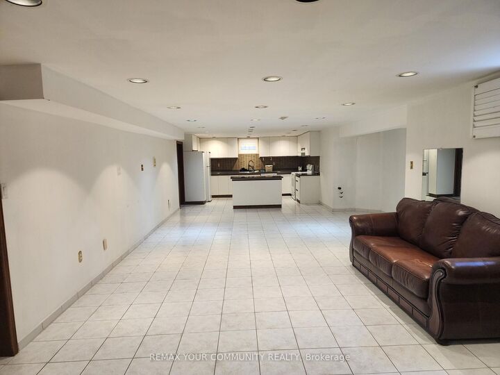 Property Photo: 52 Flushing Avenue Basement ON L4L 8H9