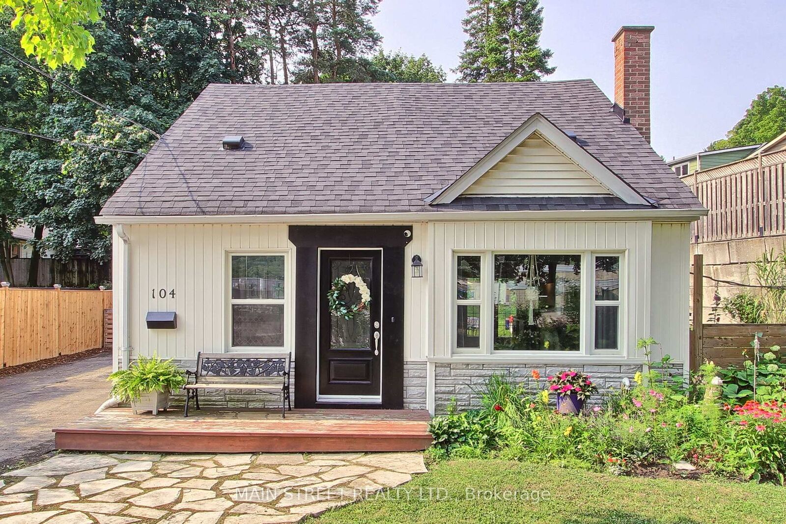 Property Photo: 104 Mercer Street ON L9H 2N9