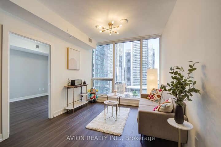 Property Photo: 15 Mercer Street 1605 ON M5V 1H2