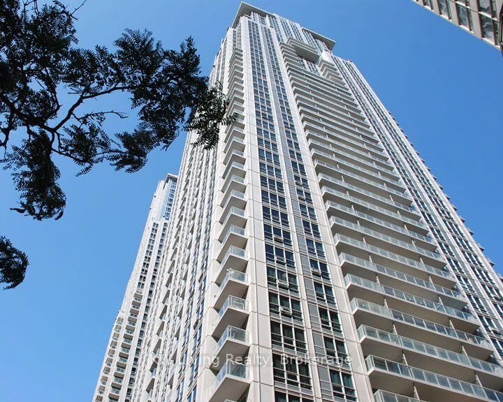 Photo de la propriété: 763 Bay Street 4009 ON M5G 2R3