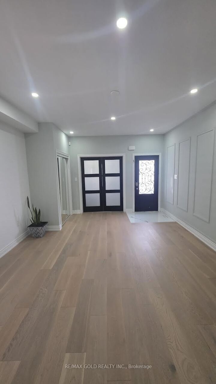 318 Wallace Street — photo 1