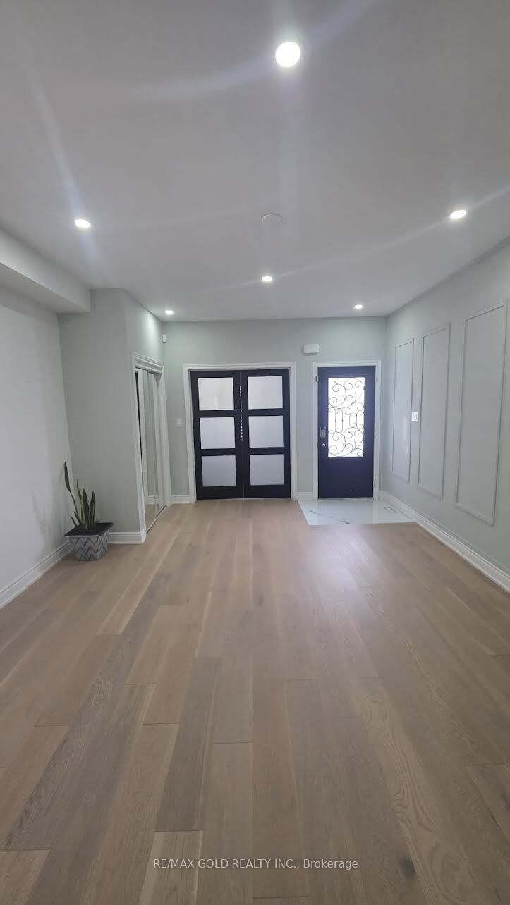 Property Photo: 318 Wallace Street ON L0N 1S2