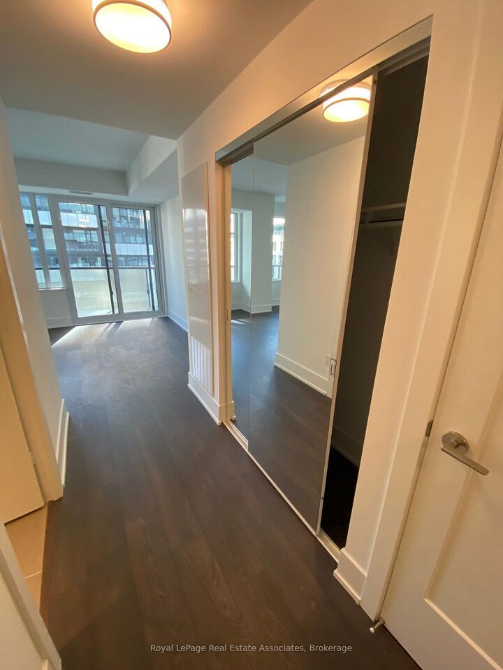 Property Photo: 480 Front Street W 1206 ON M5V 0V6