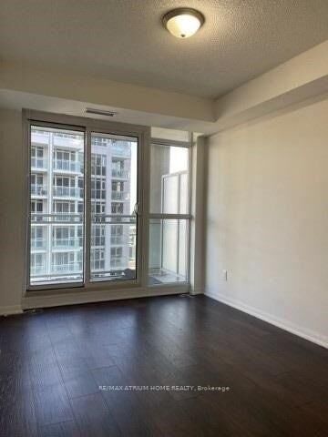 Property Photo:  35 Bastion Street 1702  ON M5V 0C2 