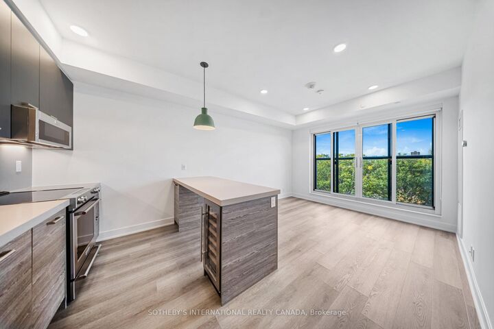 Property Photo:  484 Spadina Avenue 709  ON M5S 0E4 