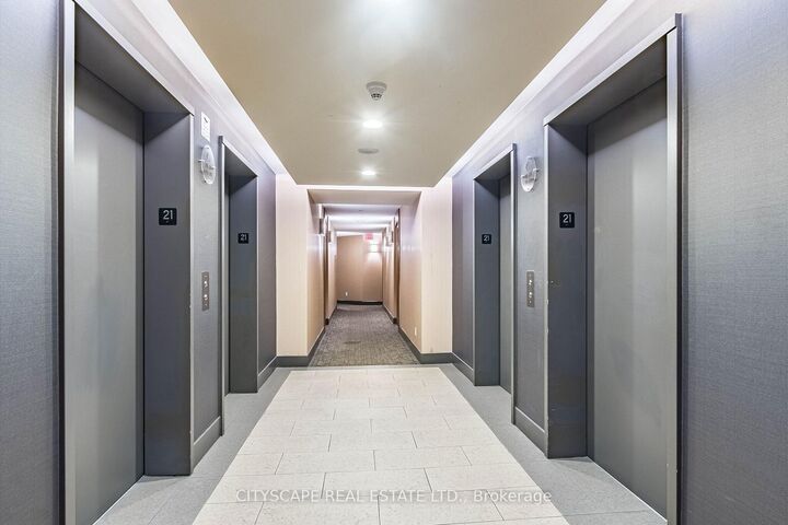 Property Photo:  3880 Duke Of York Boulevard 2110  ON L5B 4M7 