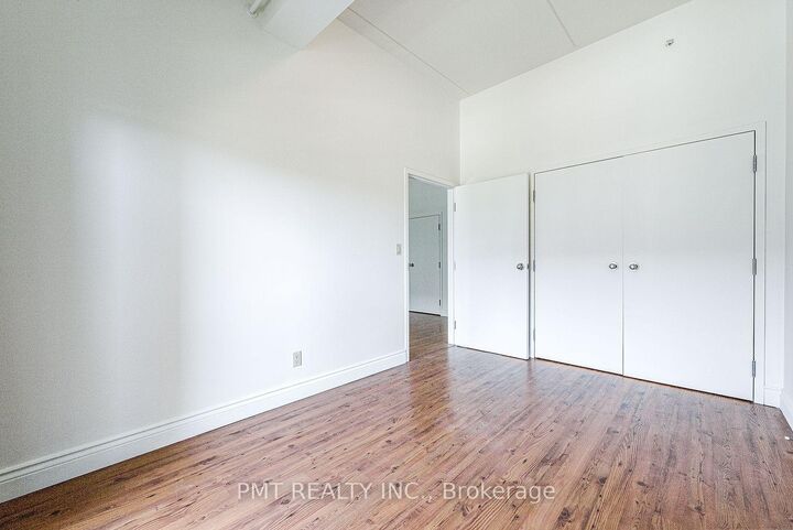 Property Photo:  150 Colborne Street 208  ON N3T 2G6 