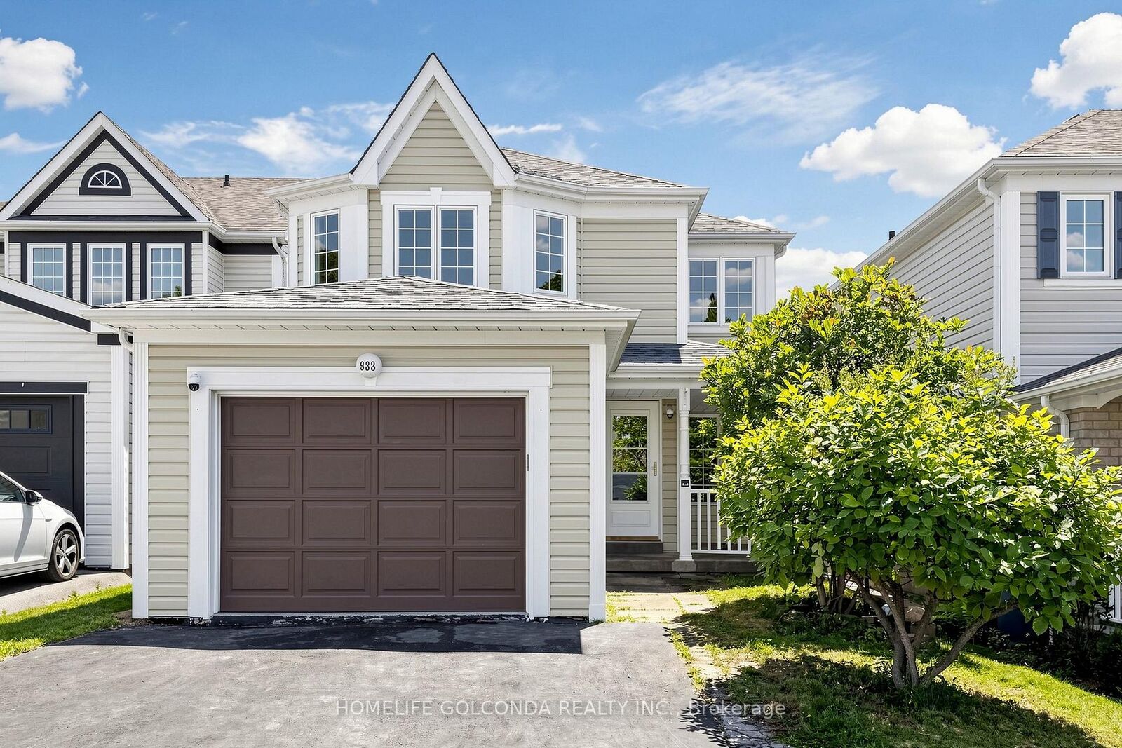 Property Photo:  933 Glenbourne Court  ON L1K 2P8 