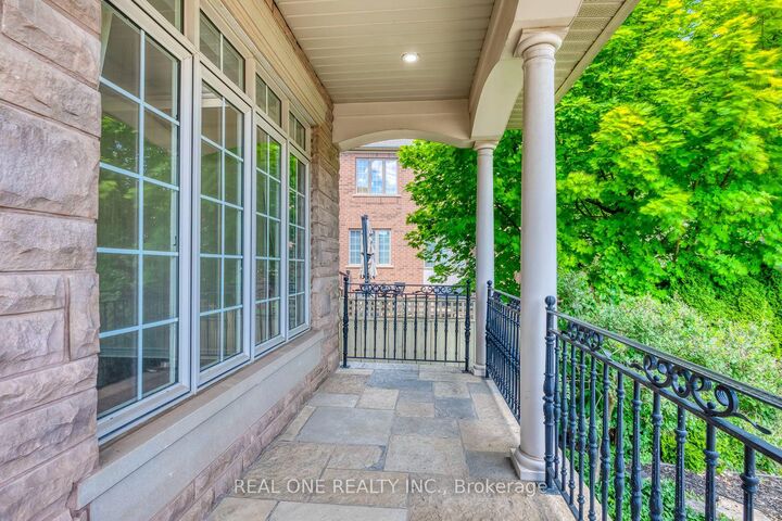 Property Photo: 1387 Ferncrest Road ON L6H 7W2