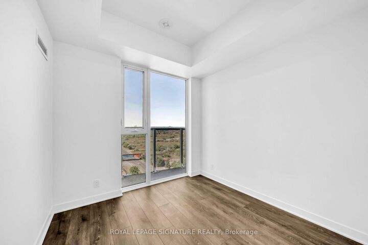 Property Photo: 6 Flavelle Trail 1518 ON L4L 1V8