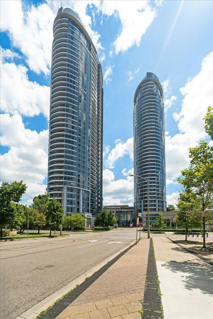 Property Photo:  125 Village Green Square 3501  ON M1S 0G3 