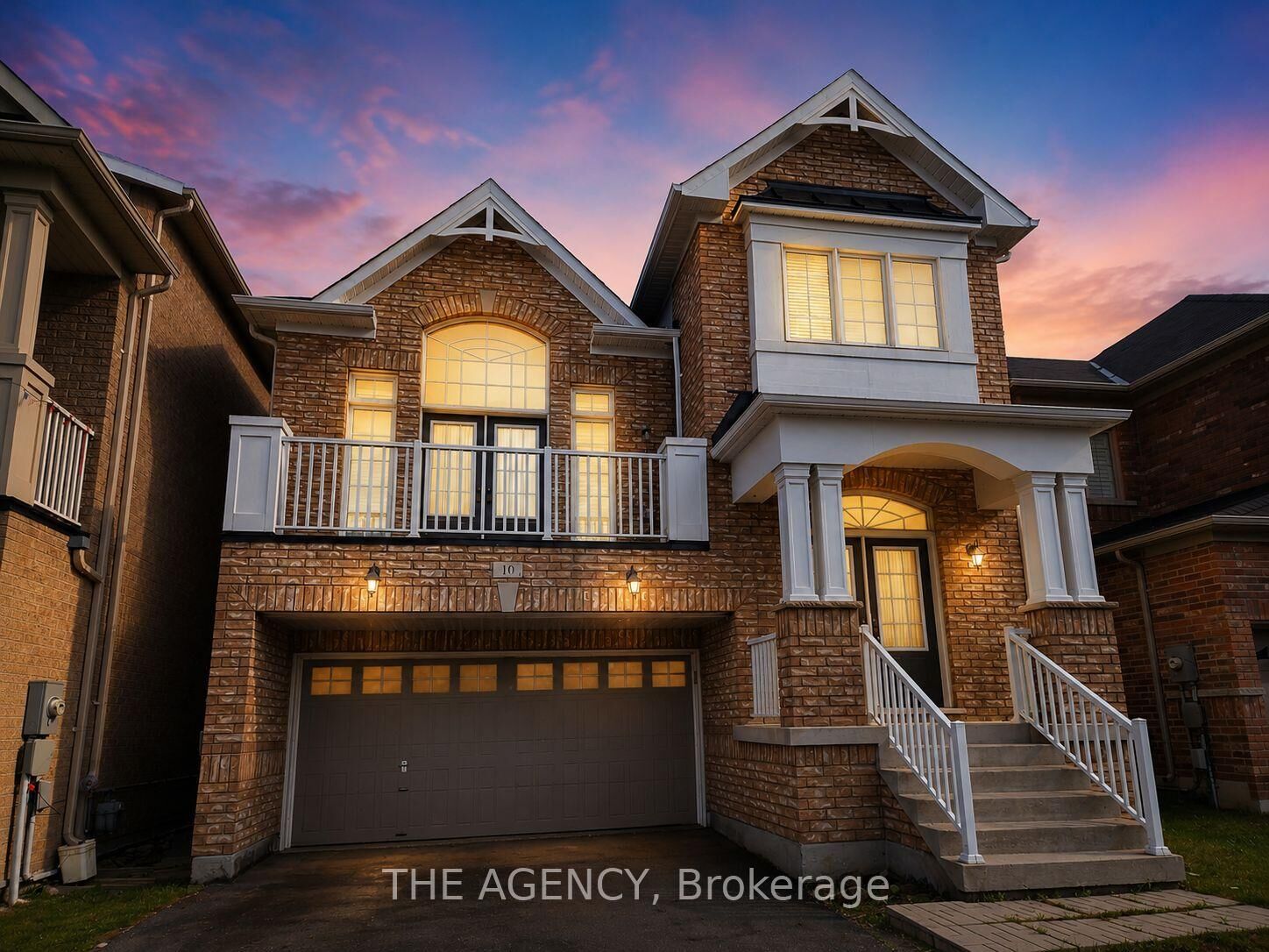 Property Photo:  10 Hoover Park Drive  ON L4A 1P9 