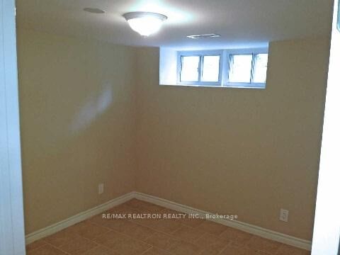 Property Photo:  58 Finch Avenue E Lower  ON M2N 4R3 