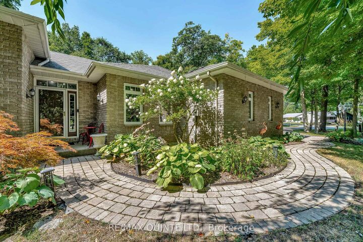 Property Photo: 291 Colonial Drive ON K8V 5P4