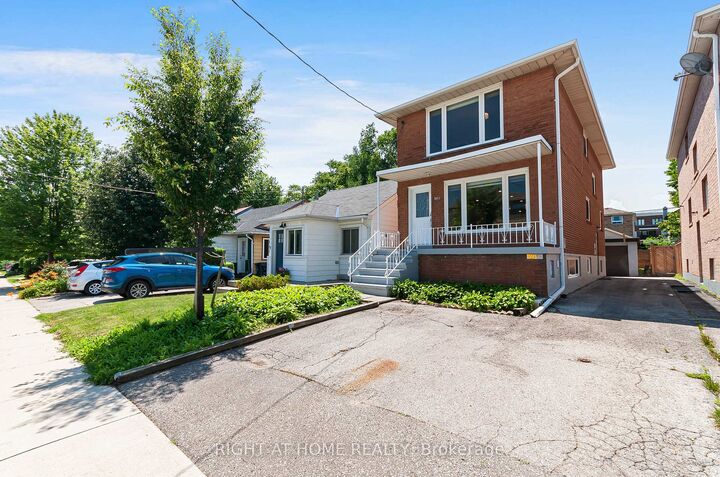 Property Photo:  128 Twenty Second Street Main  ON M8V 3M4 