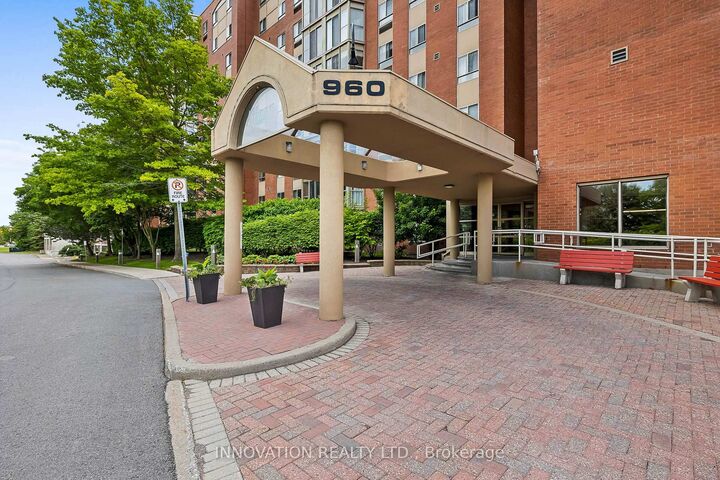 Property Photo: 960 Teron Road 1001 ON K2K 2B6