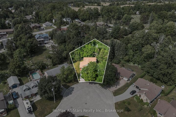 Property Photo: 45 Janlisda Drive ON K0M 1N0