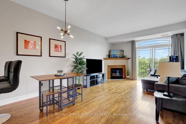 Property Photo:  711 Churchill Avenue N  ON K1Z 5G6 