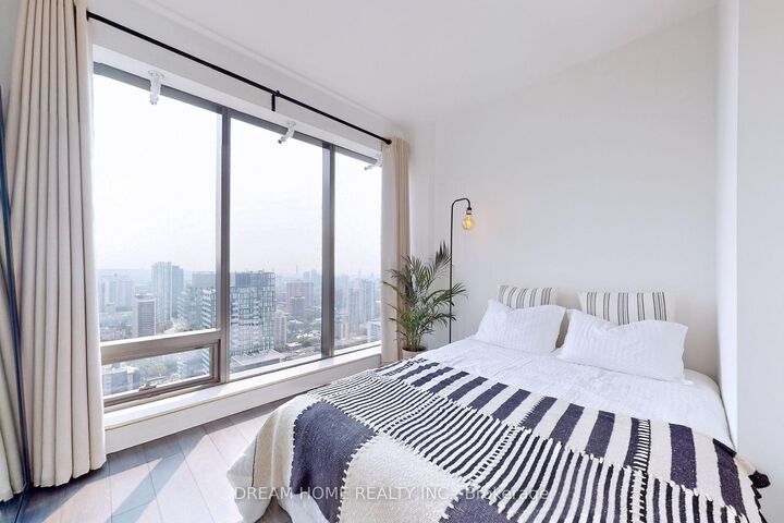 Property Photo: 5 St Joseph Street 3801 ON M4Y 0B6