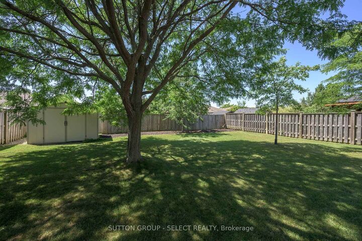 Property Photo:  2021 Lumb Court  ON N6G 5J4 
