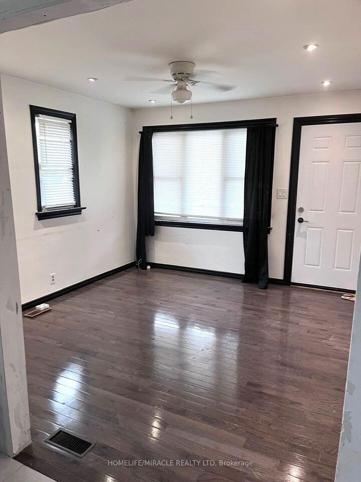 Property Photo: 373 Drew Street E ON L1H 5B4