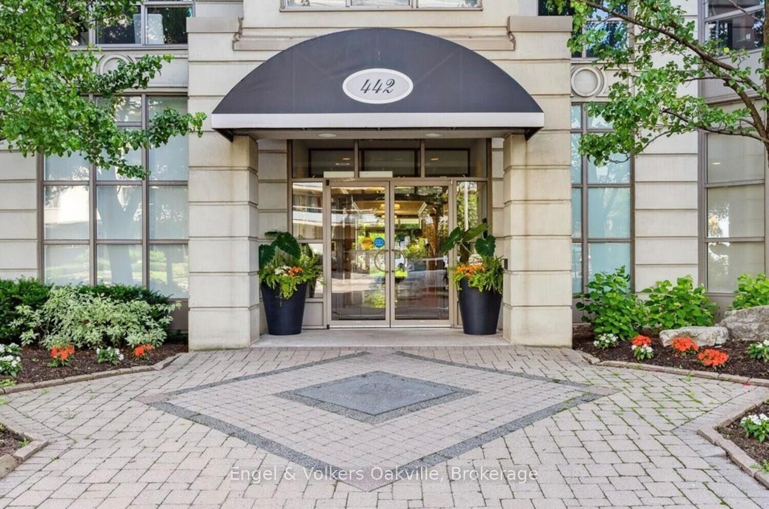 Property Photo: 442 Maple Avenue 1402 ON L7S 2L7
